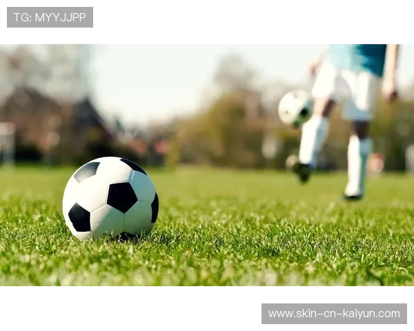 足球运动参与人群年龄结构日趋年轻化,足球分类及使用人群 足球运动参与人群年龄结构日趋年轻化,足球分类及使用人群